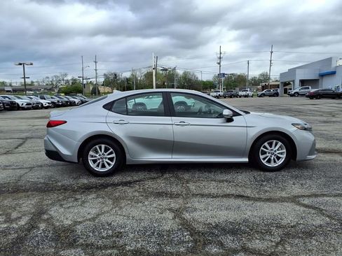 Used 2025 Toyota Camry LE FWD image 14