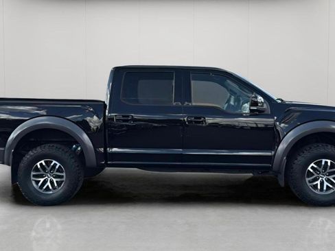Used 2017 Ford F150 Raptor w/ Equipment Group 802A Luxury image 4