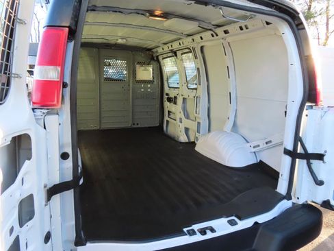 Used 2013 Chevrolet Express 2500 image 9