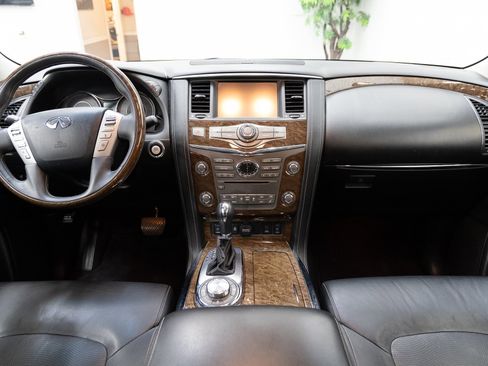 Used 2017 INFINITI QX80 4WD w/ Driver Assistance Package image 5