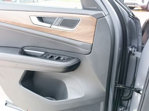 New 2026 Volkswagen Atlas SE FWD image 27