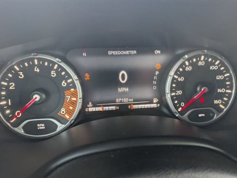 Used 2022 Jeep Renegade Altitude w/ Convenience Group AWD/4WD image 14