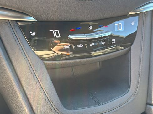 New 2025 Cadillac XT5 Luxury image 22