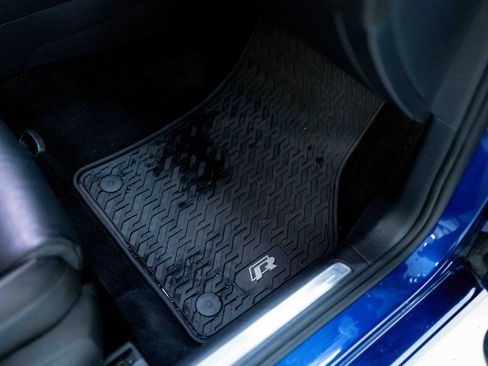 Used 2018 Volkswagen Golf R 4-Door image 50