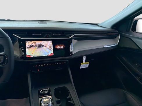 New 2026 Jeep Cherokee Limited image 24