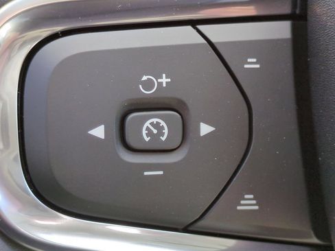New 2026 Volvo XC40 B5 Ultra AWD/4WD image 21