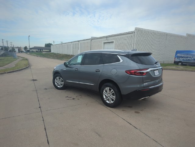 Used 2021 Buick Enclave Essence FWD image 3