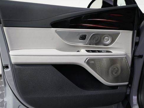 New 2026 Lincoln Nautilus Reserve AWD/4WD image 22