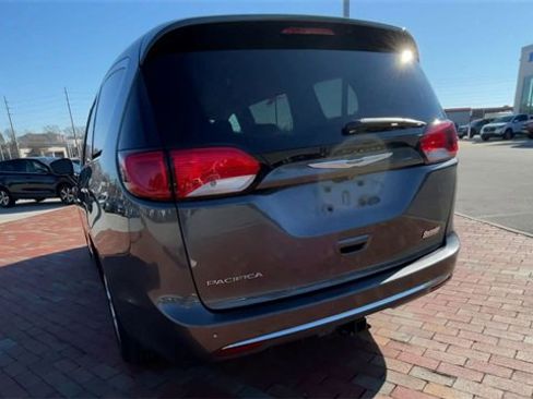 Used 2018 Chrysler Pacifica Touring Plus image 8