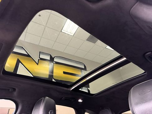 Used 2019 Jaguar F-PACE S image 35