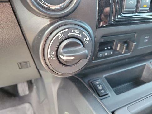Used 2024 Nissan Titan PRO-4X w/ Pro-4x Convenience Package AWD/4WD image 21