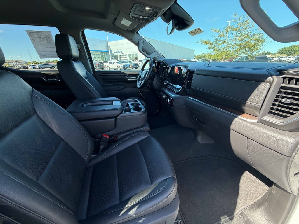 Used 2025 GMC Sierra 1500 SLT AWD/4WD image 24