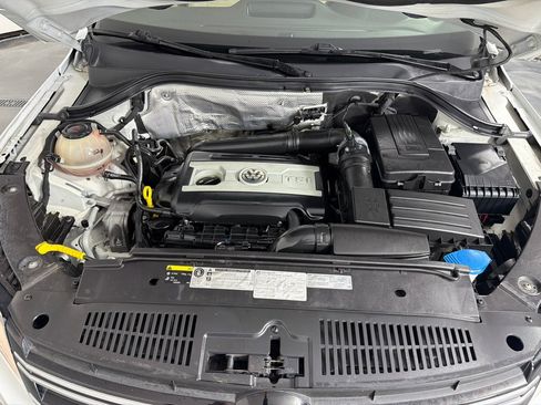 Used 2015 Volkswagen Tiguan SE FWD image 28