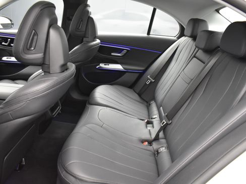 Used 2025 Mercedes-Benz E 350 4MATIC Sedan image 13