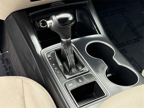 Certified 2018 Kia Sorento LX image 22