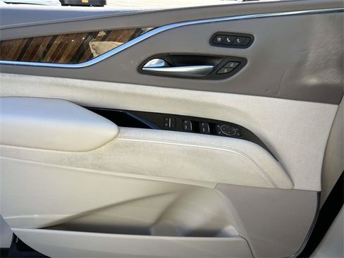 Used 2022 Cadillac Escalade Sport Platinum image 17