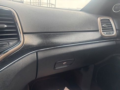 Used 2014 Jeep Grand Cherokee Limited w/ Trailer Tow Group IV image 26