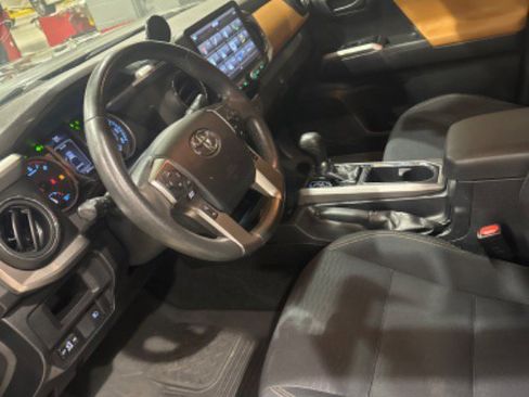 Used 2019 Toyota Tacoma SR5 image 11