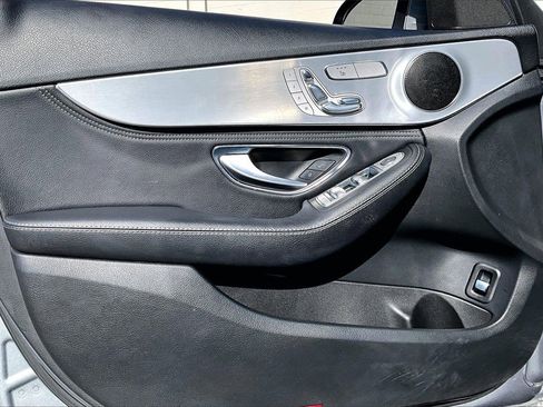 Used 2015 Mercedes-Benz C 300 4MATIC Sedan image 24
