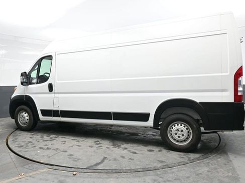 Used 2024 RAM ProMaster 2500 w/ Convenience Group FWD image 4