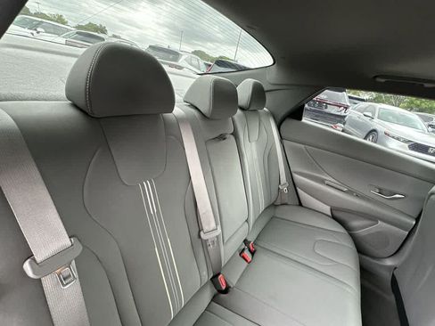 Used 2024 Hyundai Elantra SEL w/ Convenience Package FWD image 13