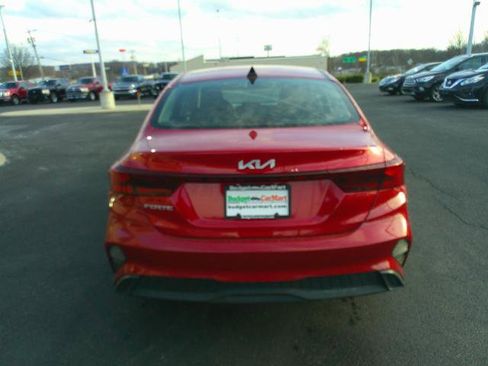 Used 2023 Kia Forte LXS image 2