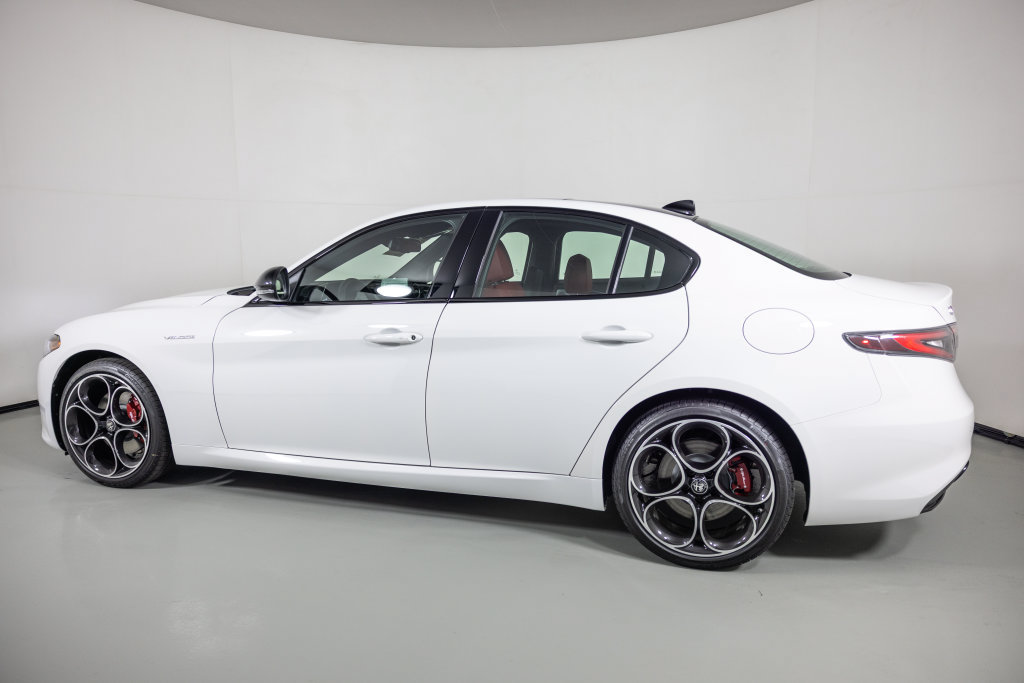 New 2026 Alfa Romeo Giulia AWD image 8