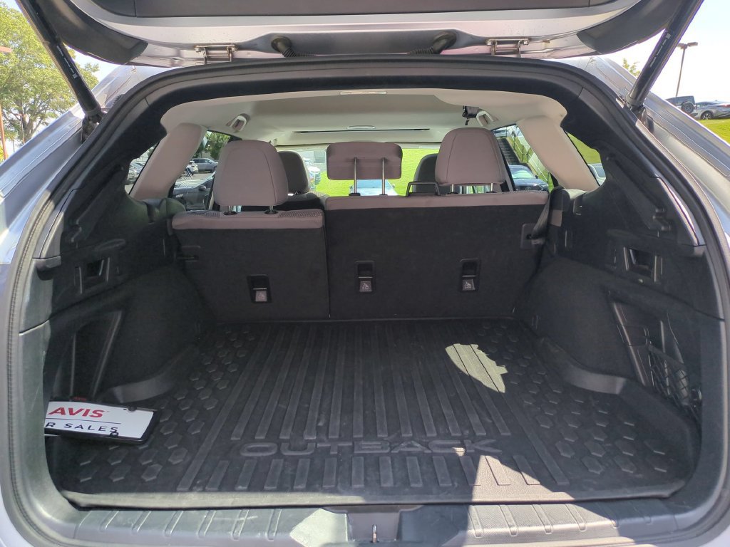 Used 2025 Subaru Outback Premium AWD/4WD image 29