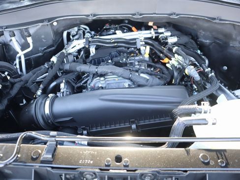 New 2025 Ford Explorer Active image 21