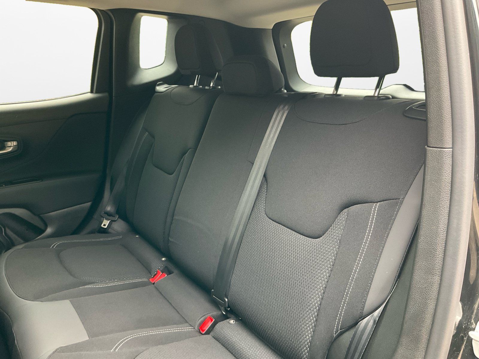 Used 2023 Jeep Renegade Altitude AWD/4WD image 15