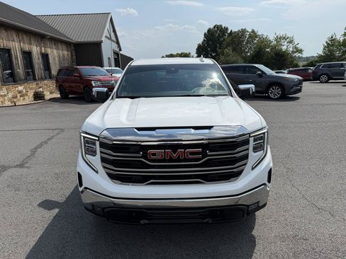 Used 2022 GMC Sierra 1500 SLT w/ SLT Premium Package AWD/4WD image 11