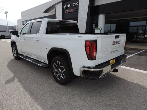 New 2026 GMC Sierra 1500 SLT image 7