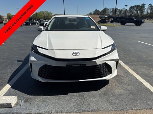 Used 2025 Toyota Camry LE FWD image 8