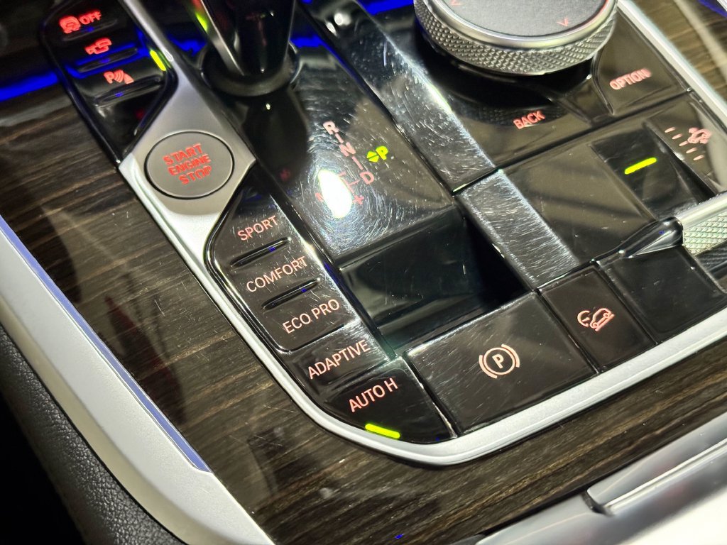 Used 2021 BMW X7 xDrive40i w/ Premium Package AWD/4WD image 16