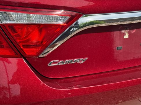 Used 2015 Toyota Camry LE FWD image 12