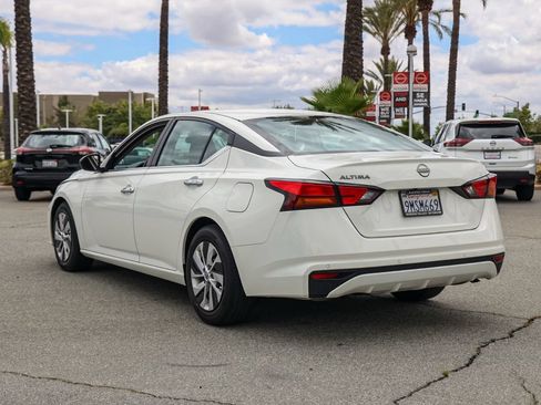 Used 2024 Nissan Altima 2.5 S FWD image 6