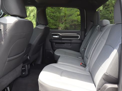 Used 2024 RAM 2500 Big Horn AWD/4WD image 36