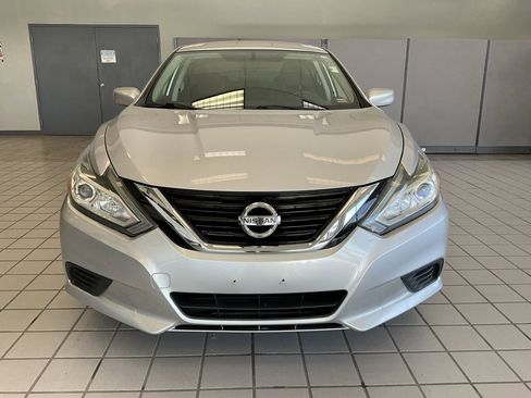 Used 2017 Nissan Altima 2.5 S w/ Power Driver Seat Package image 2