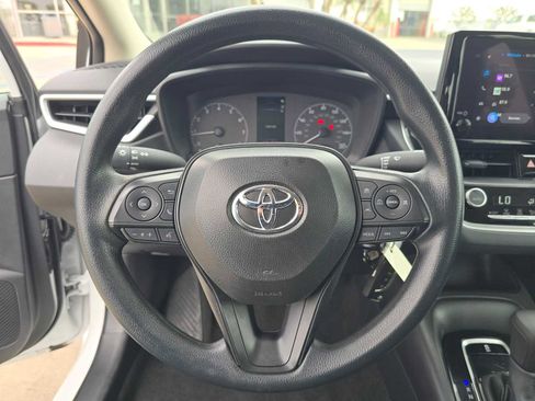 Used 2025 Toyota Corolla LE FWD image 24