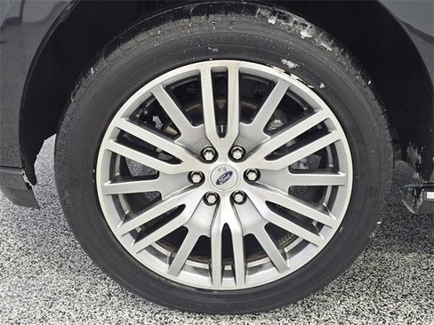 Certified 2023 Ford Expedition Max Platinum image 5