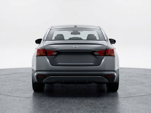 Used 2025 Nissan Altima 2.5 SV FWD image 7