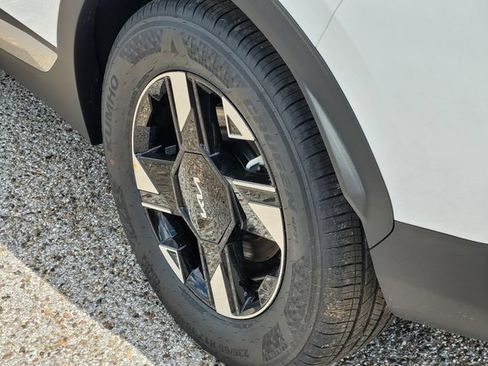 New 2026 Kia Sportage LX w/ LX Convenience Package FWD image 5