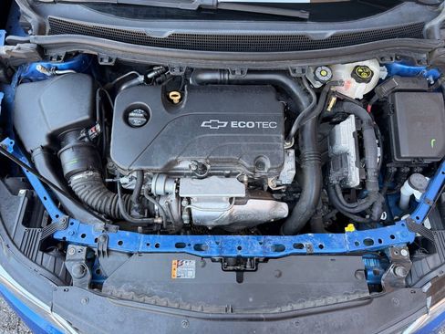 Used 2018 Chevrolet Cruze LT w/ Convenience Package image 9