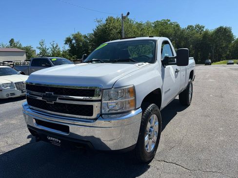 Used 2011 Chevrolet Silverado 2500 W/T w/ Snow Plow Prep Package AWD/4WD image 2