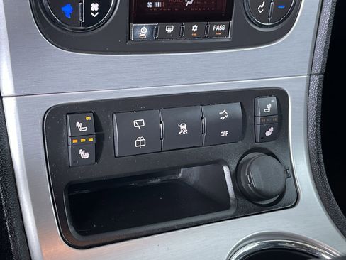 Used 2010 GMC Acadia SLT image 21