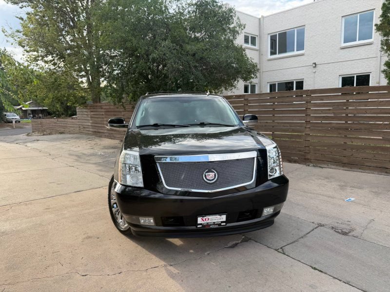 Used 2009 Cadillac Escalade AWD image 2