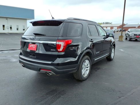Used 2018 Ford Explorer XLT w/ Equipment Group 202A AWD/4WD image 6
