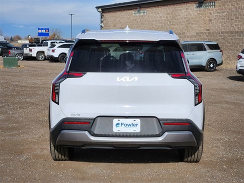 New 2026 Kia EV9 Wind image 11