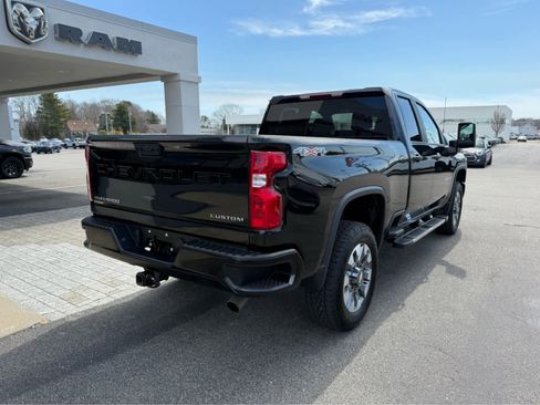 Used 2024 Chevrolet Silverado 2500 Custom w/ Custom Convenience Package image 9