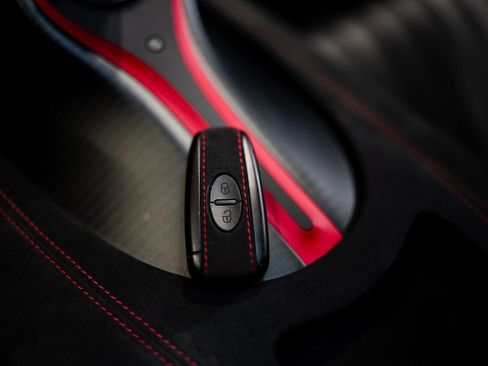 Used 2022 Bugatti Chiron Pur Sport image 37